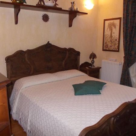 Les Hirondelles Bed & Breakfast Fenis Exterior foto