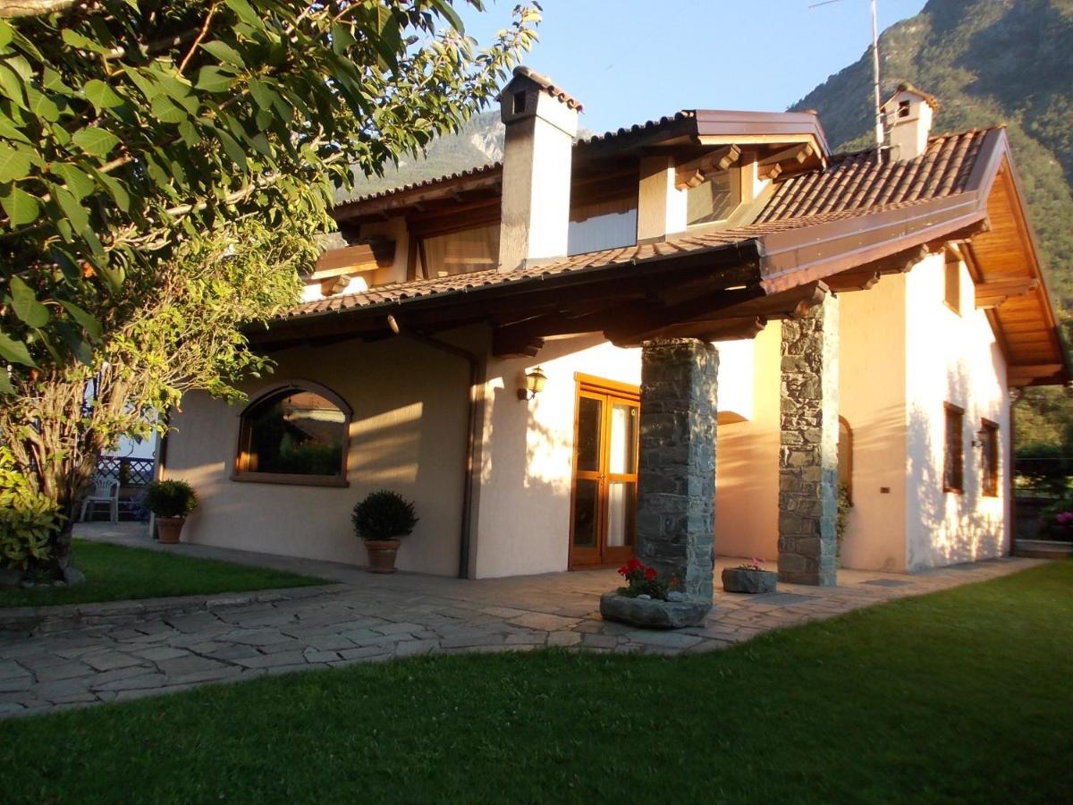 Les Hirondelles Bed & Breakfast Fenis Exterior foto