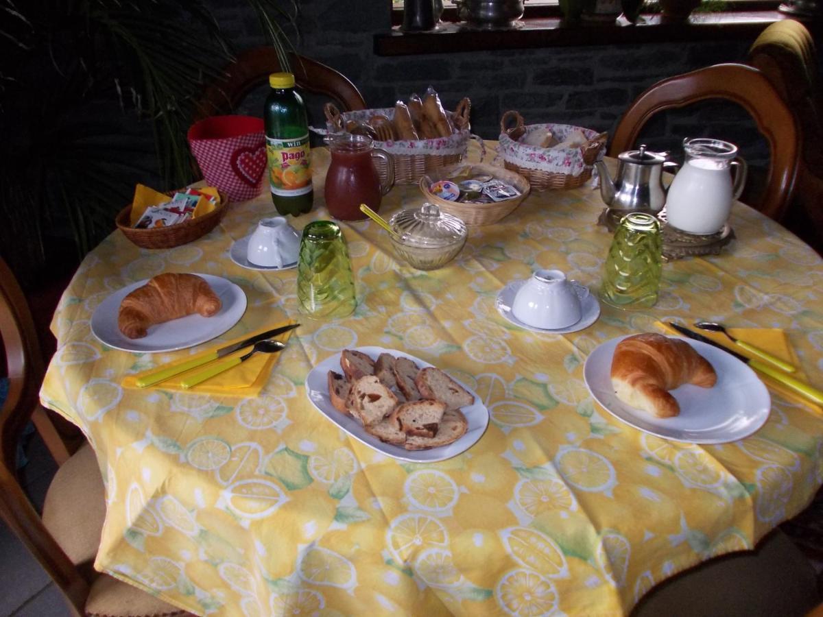Les Hirondelles Bed & Breakfast Fenis Exterior foto