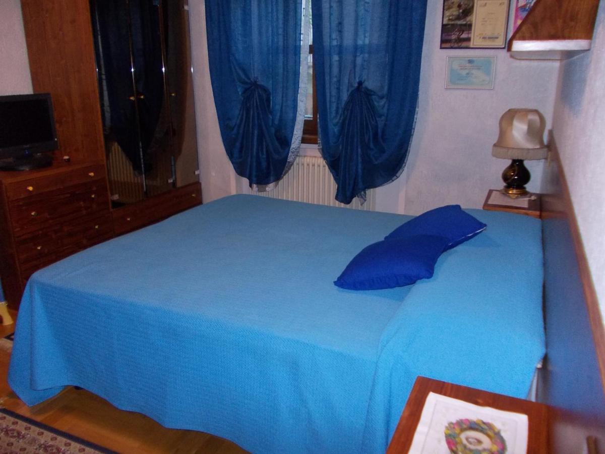 Les Hirondelles Bed & Breakfast Fenis Exterior foto