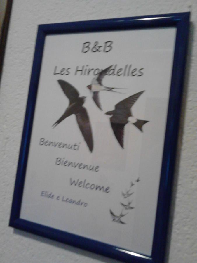 Les Hirondelles Bed & Breakfast Fenis Exterior foto