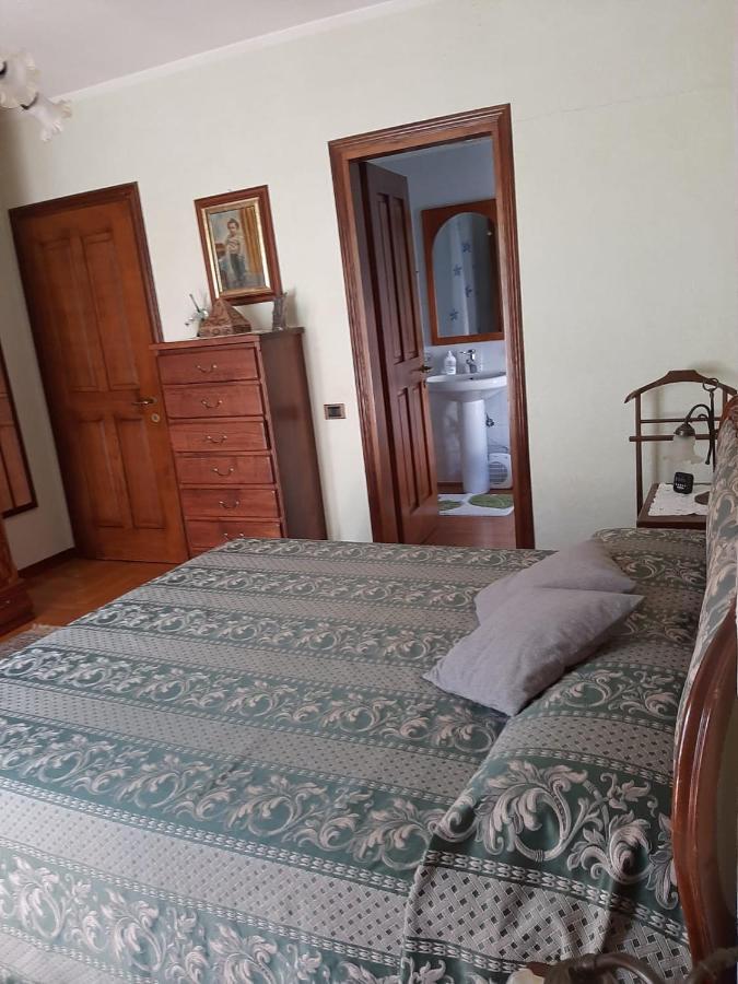 Les Hirondelles Bed & Breakfast Fenis Exterior foto