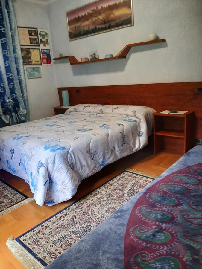 Les Hirondelles Bed & Breakfast Fenis Exterior foto